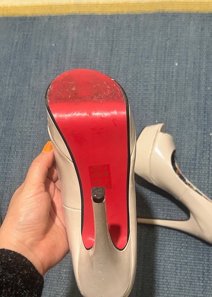 Bej rengi rugan topuklu ayakkabı - Görsel 3