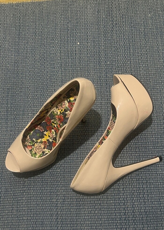 Bej rengi rugan topuklu ayakkabı - Görsel 2