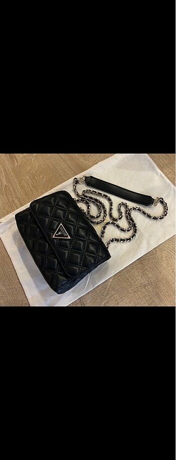 Guess Giully Mini Zincirli Çanta - Görsel 10