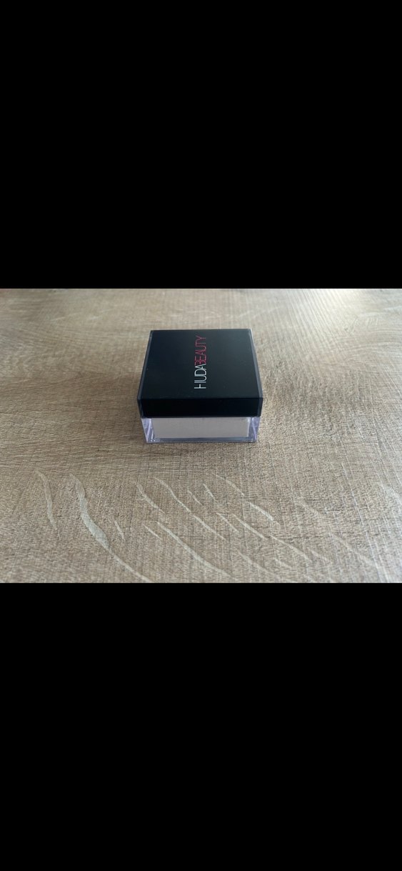 Huda Beauty Sugar Easy Bake Sabitleyici Pudra - Görsel 3