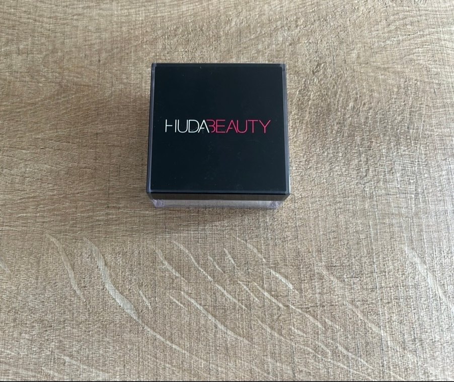 Huda Beauty Sugar Easy Bake Sabitleyici Pudra - Görsel 4