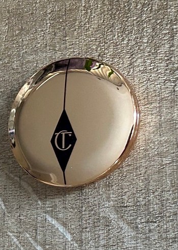 Charlotte Tilburry 02 Medium Seyahat Bot Pudra - Görsel 3