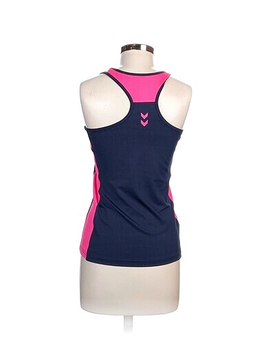 m Beden Hummel T-shirt %70 İndirimli.