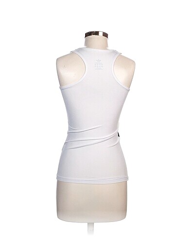 m Beden Adidas T-shirt %70 İndirimli.