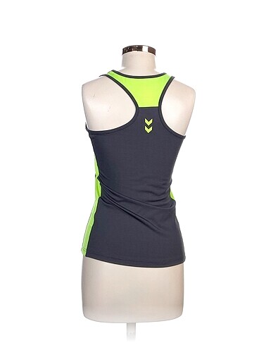 s Beden Hummel T-shirt %70 İndirimli.