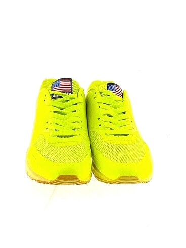 39 Beden Nike Spor Ayakkabı %70 İndirimli.