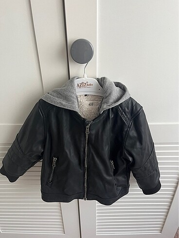 H&M Deri mont