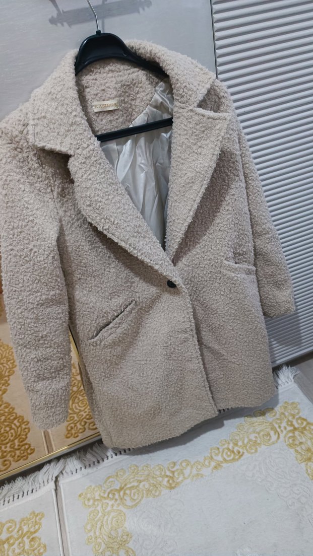 Bej Uzun Kollu Peluş Kadın Kaban - Görsel 3