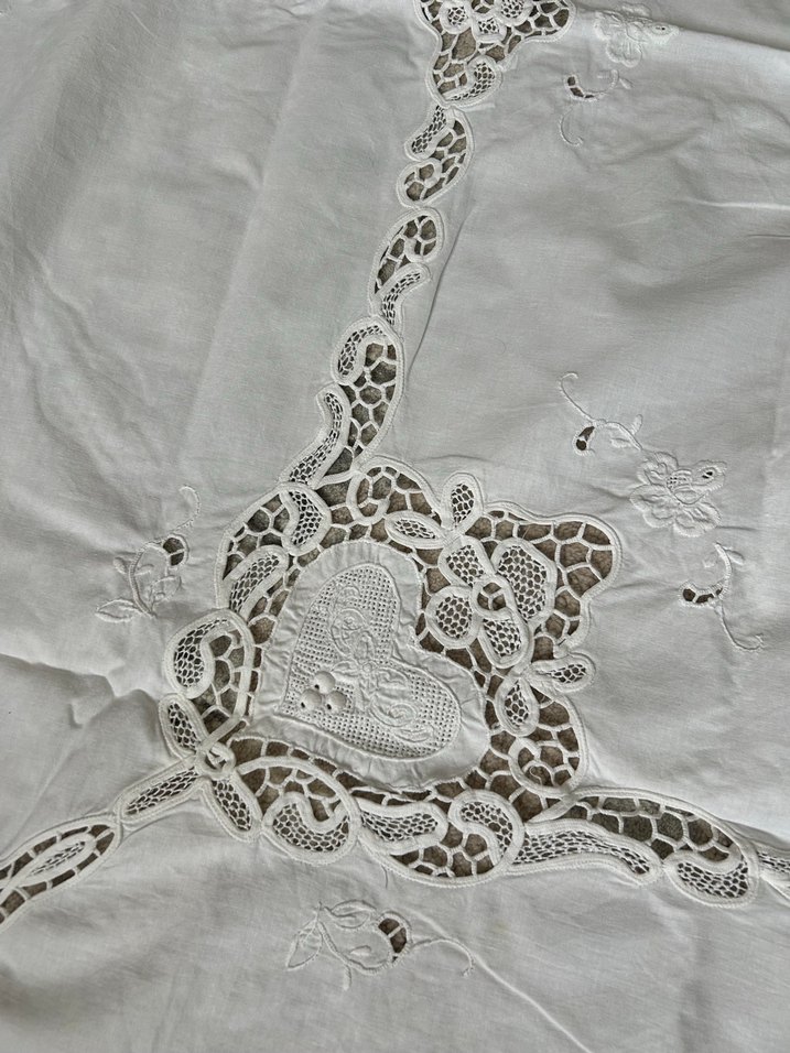 İşlemeli Beyaz Antika Masa Örtüsü ve Perde Seti - Görsel 3