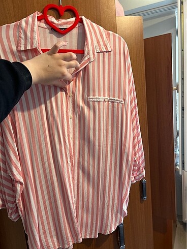 Zara Kırmızı çizgili gömlek