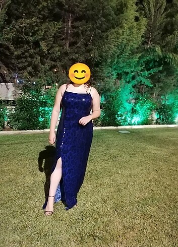 Yırtmaçlı payetli abiye 