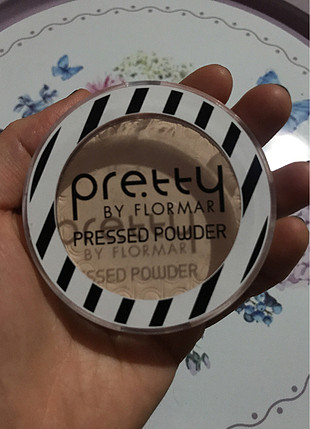Flormar pressed powder