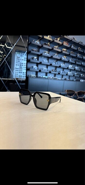 Gucci güneş gözlüğü