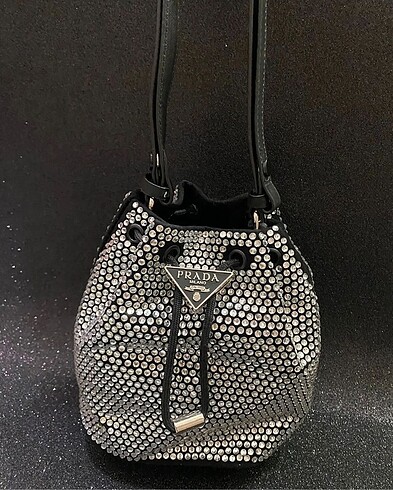 Prada çanta