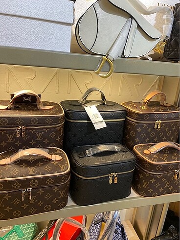 Louis Vuitton Louis vuitton makyaj çantası