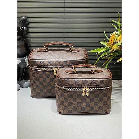 Louis Vuitton Louis vuitton makyaj çantası