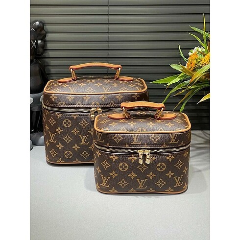 Beden Louis vuitton makyaj çantası