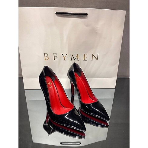 Louboutin topuklu ayakkabı