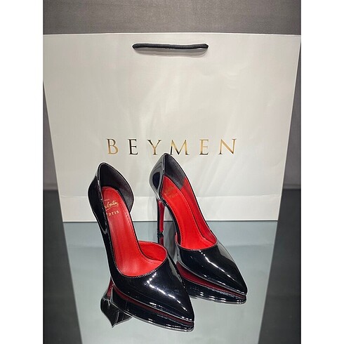 Louboutin topuklu ayakkabı