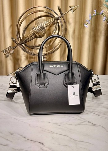 Givenchy Siyah Deri Kadın Çanta