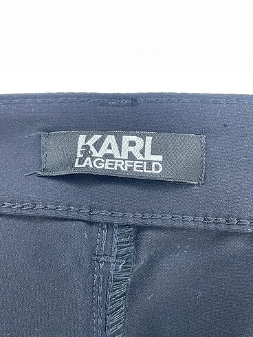 28 Beden siyah Renk Karl Lagerfeld Kumaş Pantolon %70 İndirimli.