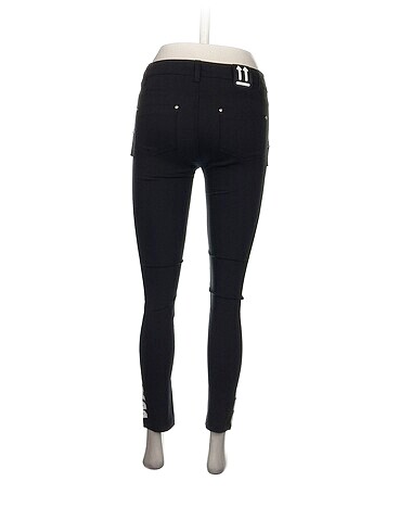 26 Beden Off-White Skinny %70 İndirimli.