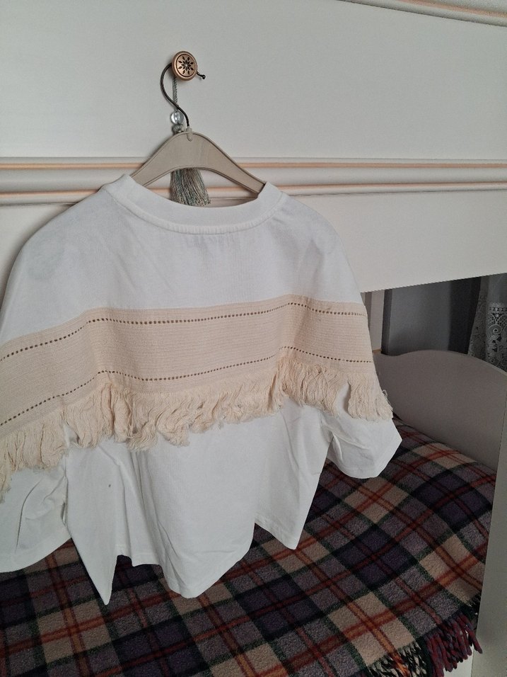 Fırfırlı Nakışlı Bohem Tişört - Görsel 3