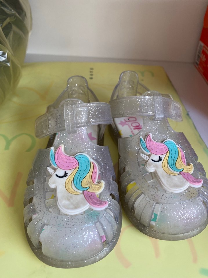 Kız Çocuk Parlak Unicorn Desenli Sandalet - Görsel 3
