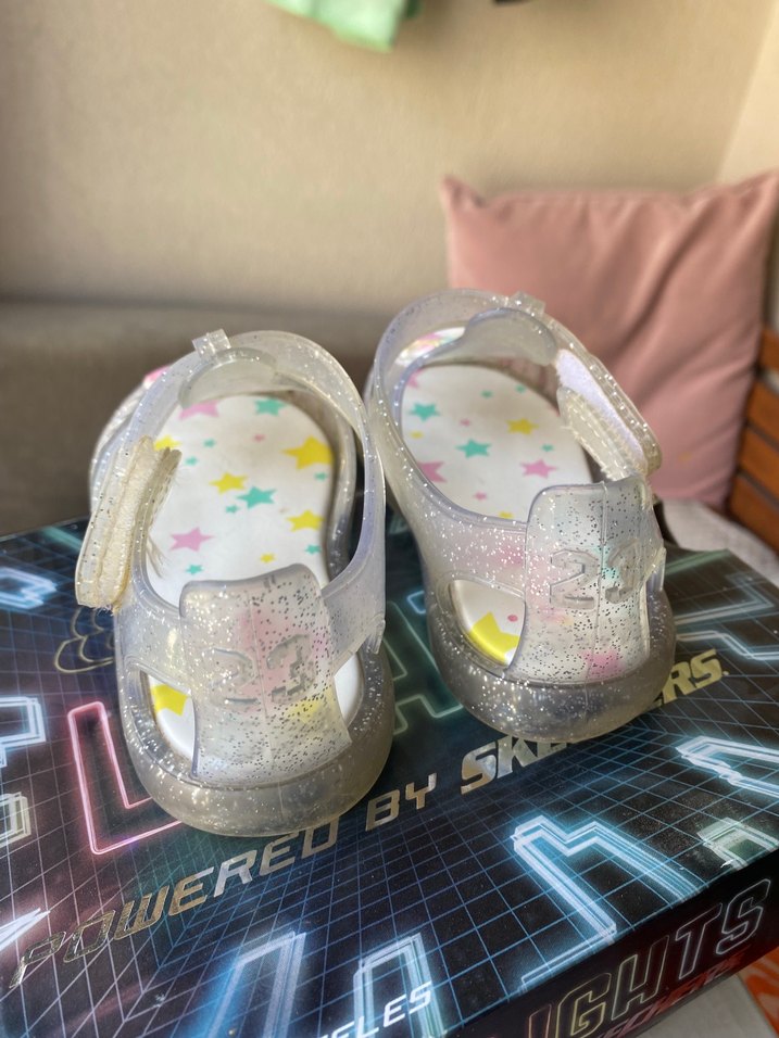 Kız Çocuk Parlak Unicorn Desenli Sandalet - Görsel 2