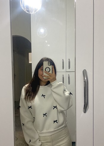 Beyaz Rahat Kesim Kadın Sweatshirt