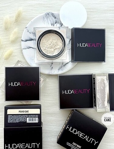 Huda Beauty Pudra