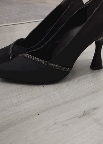 Diğer Klasik Siyah Stiletto Tokalı Topuklu