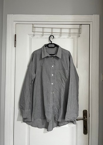 Gri Çizgili Kadın Gömlek - Görsel 3