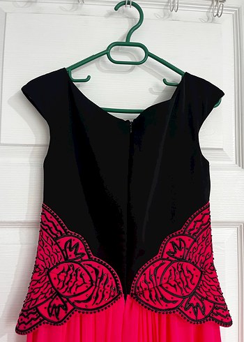 V Yaka Kolsuz Siyah-Pembe Uzun Elbise - Görsel 2