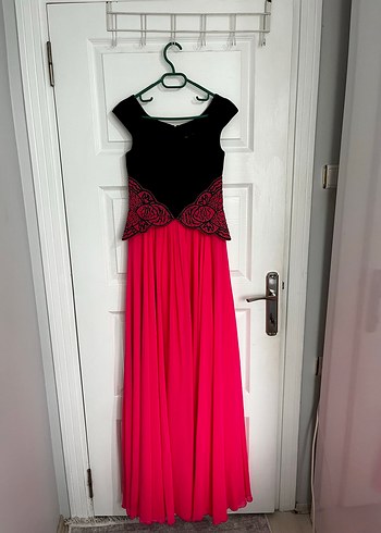 V Yaka Kolsuz Siyah-Pembe Uzun Elbise - Görsel 5