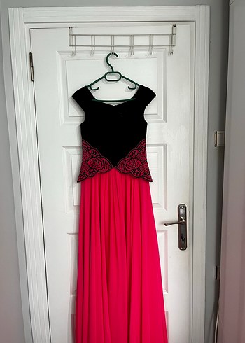 V Yaka Kolsuz Siyah-Pembe Uzun Elbise - Görsel 4