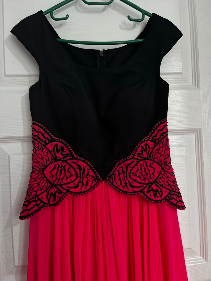 V Yaka Kolsuz Siyah-Pembe Uzun Elbise - Görsel 3