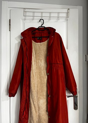 Kürk Detaylı Uzun Kiremit Rengi Kadın Mont - Görsel 8