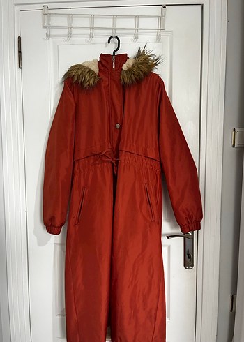 Kürk Detaylı Uzun Kiremit Rengi Kadın Mont - Görsel 2