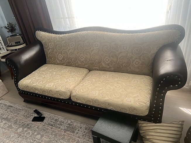  Beden İkiside açılıp yatak olan 2 3 şü 2 tekli koltuk takımı