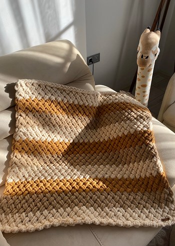 Çocuklar için Camel Renkli Örgü Battaniye - Görsel 2