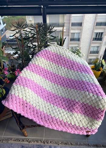 Pastel Pembe Örgü Çocuk Battaniyesi - Görsel 3