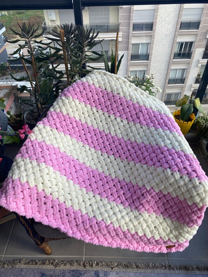 Pastel Pembe Örgü Çocuk Battaniyesi - Görsel 2