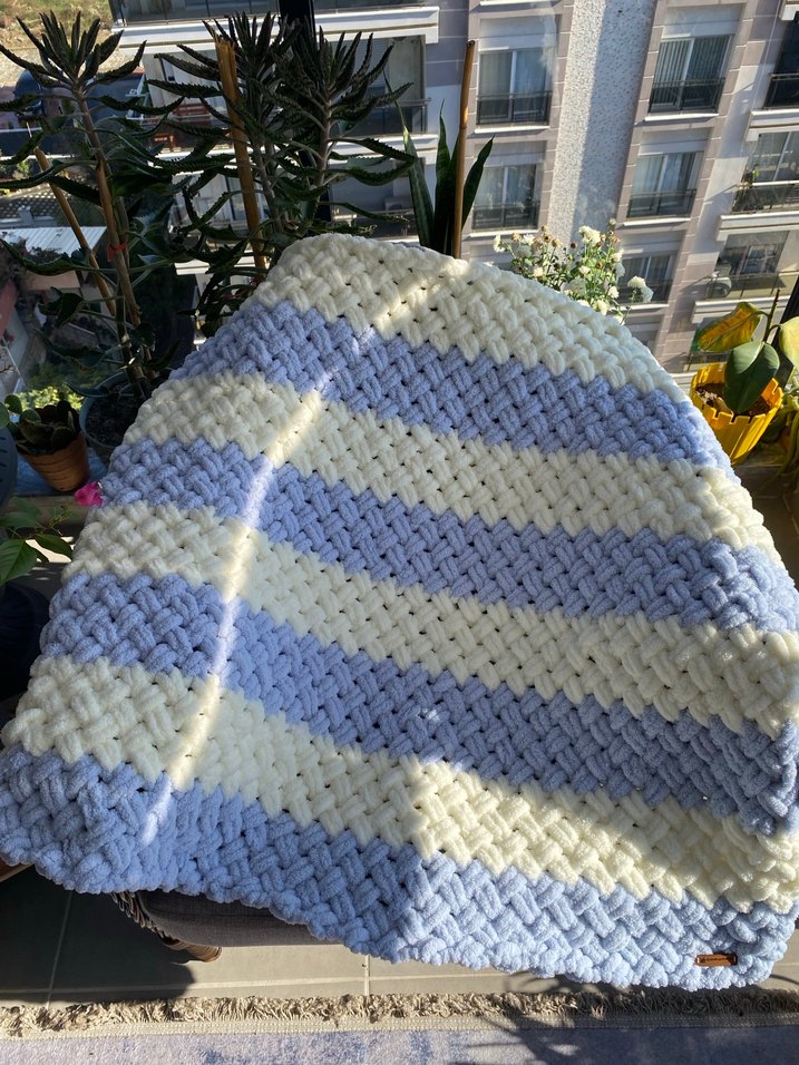 Çocuklar için Örgü Çok Renkli Battaniye - Görsel 3