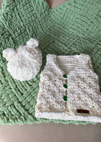 Beyaz Örgü Kolsuz Bebek yelek ve küp şeker model battaniye Seti - Görsel 2