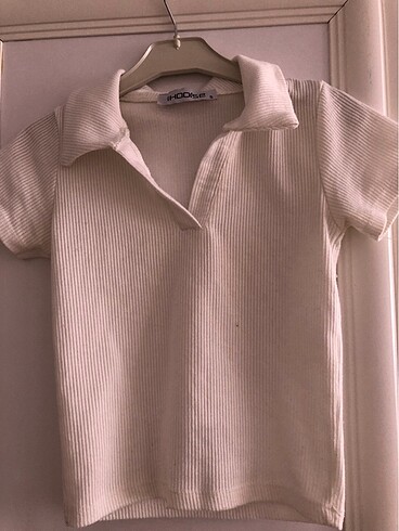 Beyaz polo yaka crop