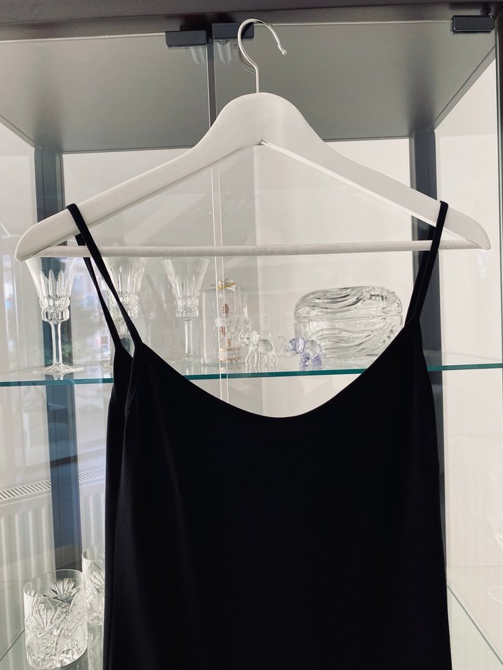 Siyah Askılı Elbise - Görsel 2