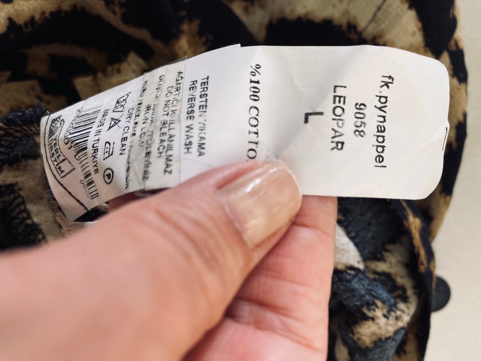 Düğmeli Leopar Desenli Mini Şort - Görsel 4