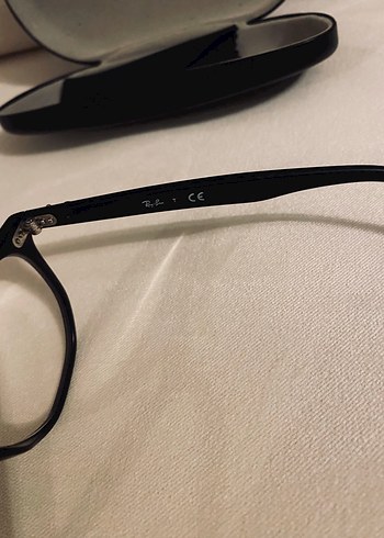 Ray-Ban Siyah Minimalist Kadın Gözlüğü - Görsel 4