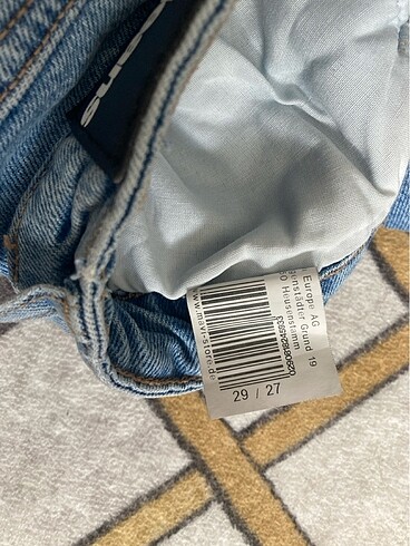 29 Beden mavi Renk Mavi jean pantolon